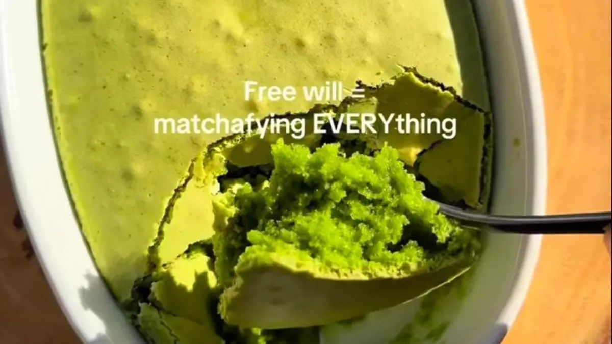 Matcha Brownie Pudding @Tiktok by neatcrumbs