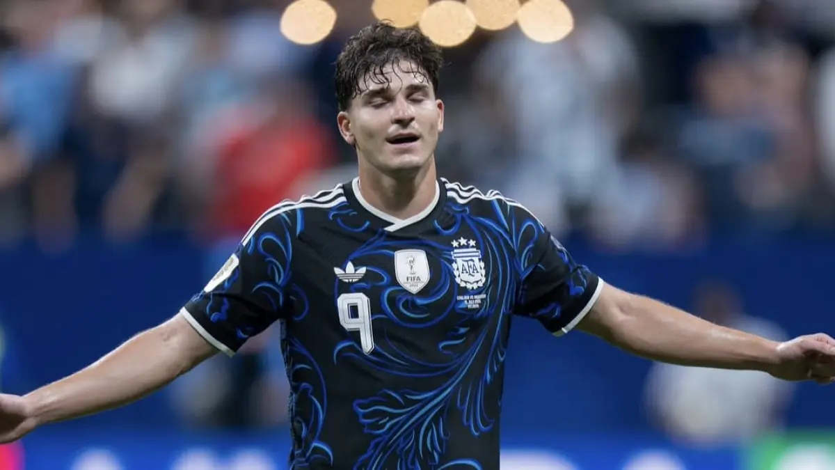 Julian Alvarez saat mengalahkan Inggris di SemiFinal Piala Dunia 2026. (16/07/26). Foto: Instagram @juliaanalavarez