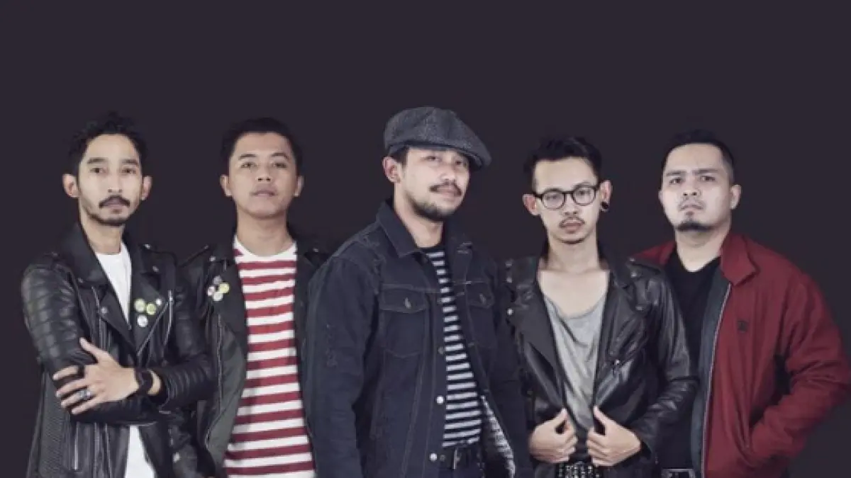 Potret Penyanyi Rebellion Rose