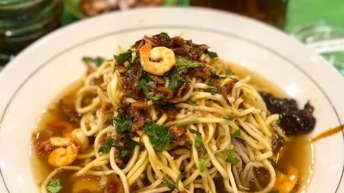 Lontong Mie Khas Jawa Timur @Pinterest by Widya