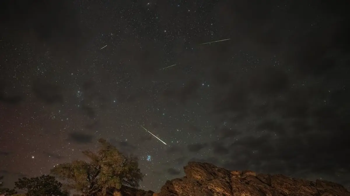 Foto Hujan Meteor Perseid
Source : Nasa