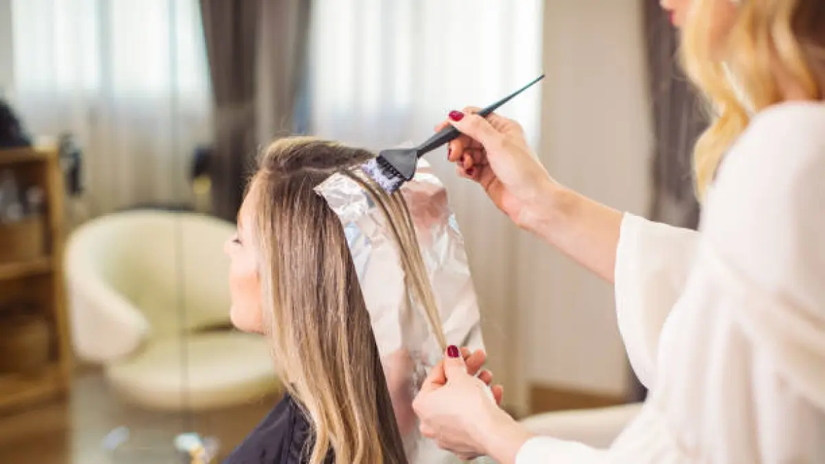Rambut Diwarnai Tips Perawatan Rambut @Google by iStock