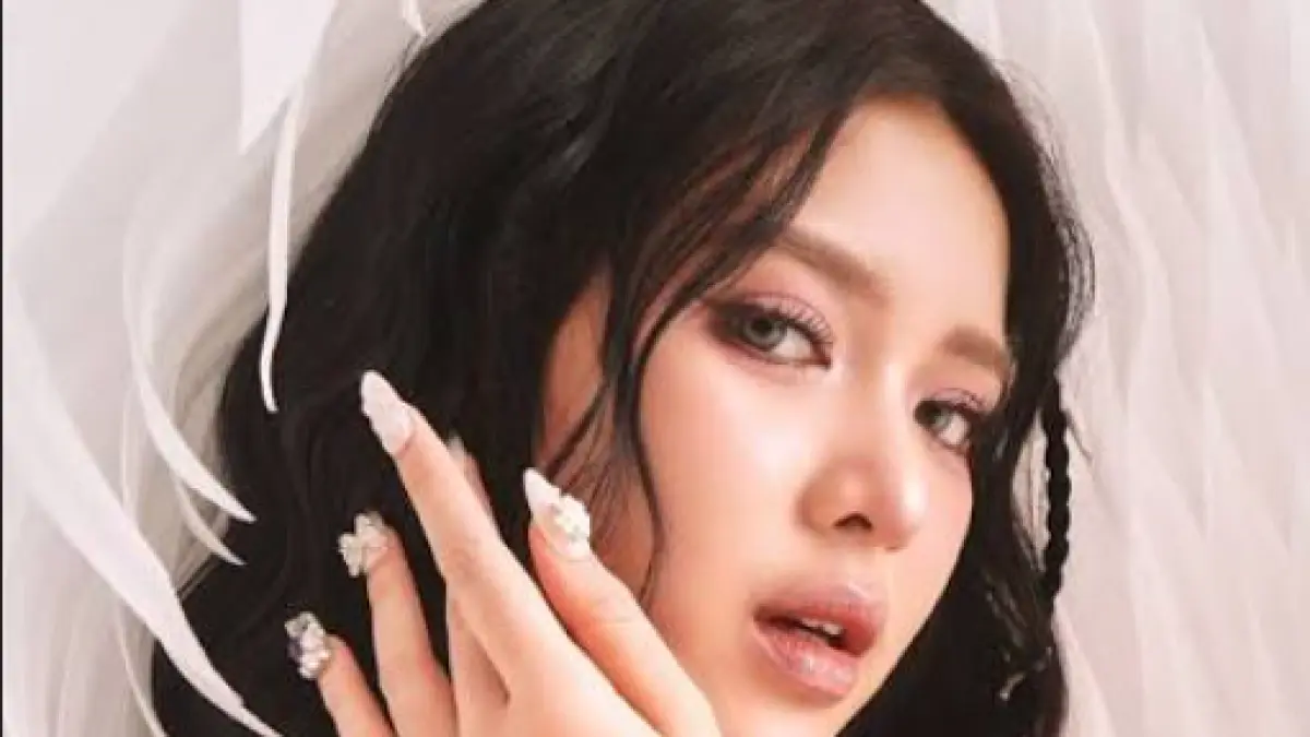 Poteret Penyanyi Tiara Andini