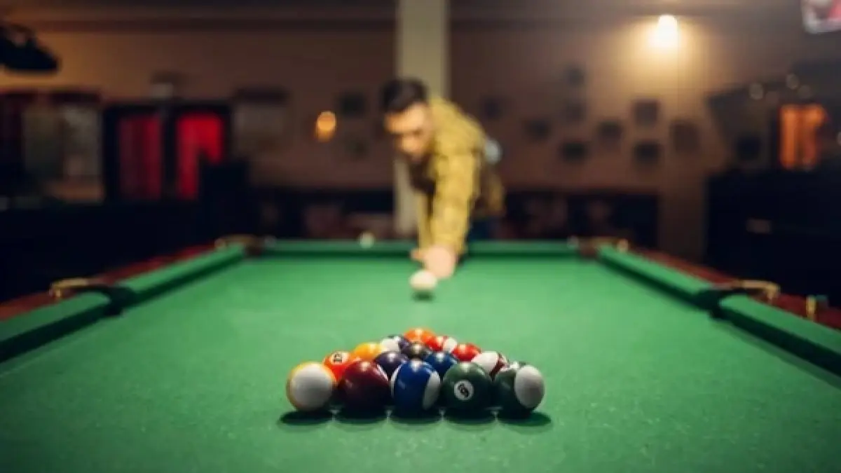 Cara Melakukan Break yang Baik dan Benar Sesuai Dasar Permainan Billiard
sumber: depositphotos.com