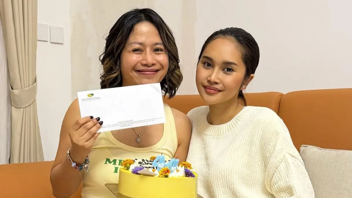 Momen Farida Nurhan diberi Kado Sang Putri. Foto: Instagram @farida.nurhan