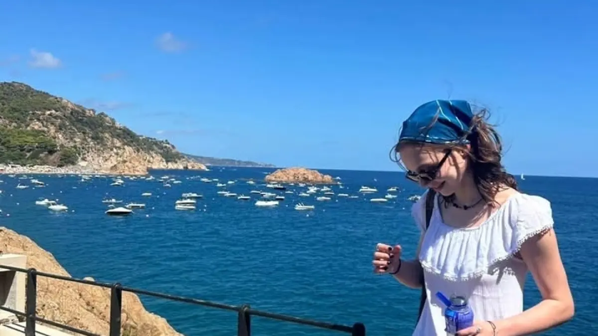 Emma Myers Liburan ke Spanyol
Source : ememyers