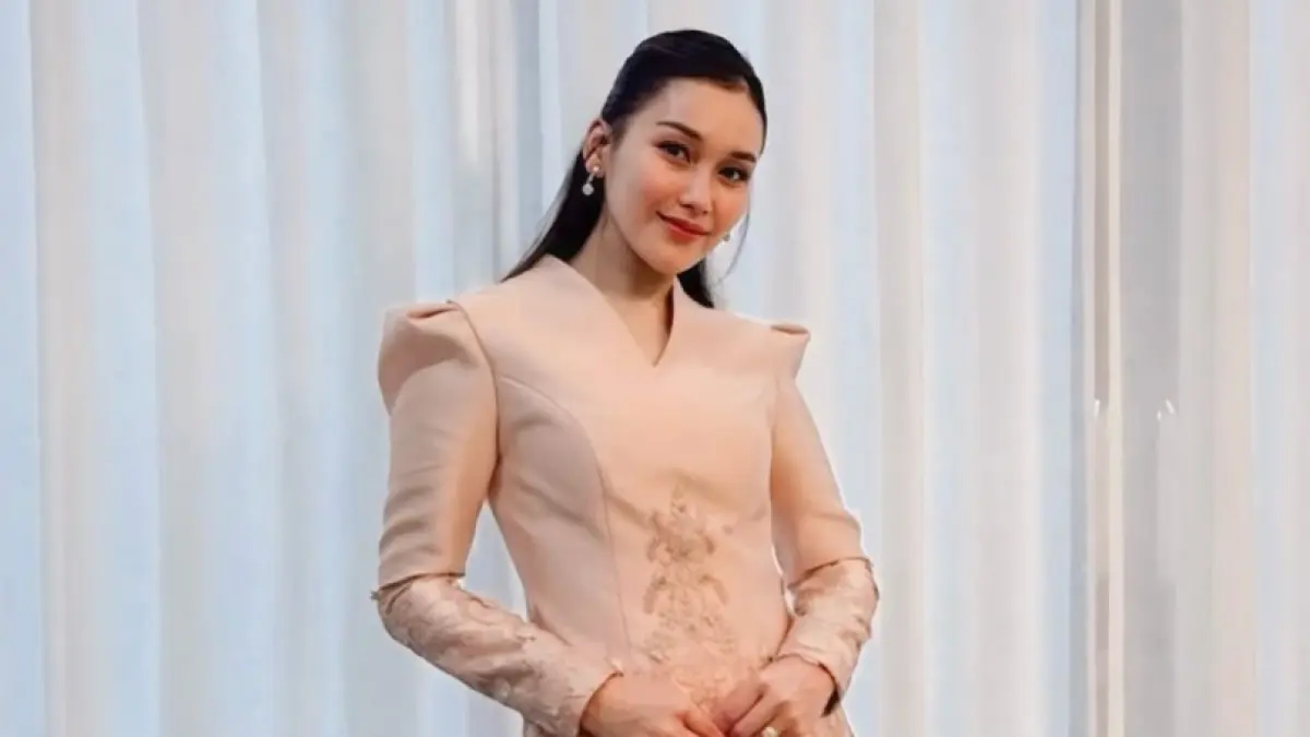Ayu Ting Ting Sempat Menjadi Sorotan Terkait Kedekatannya dengan Seseorang. Foto: Instagram @ayutingting92