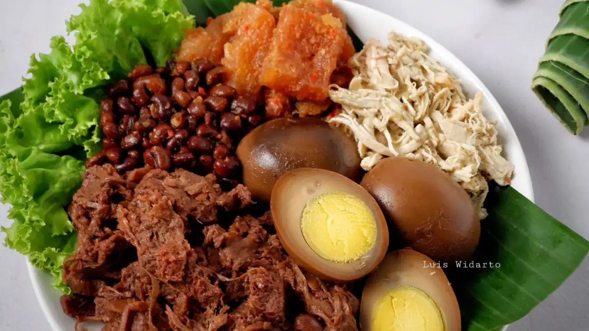 Gudeg Khas Jogja
Source : luis_widarto