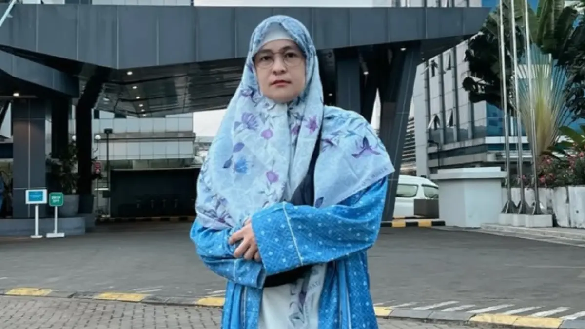 Potret Mita The Virgin Berangkat Umrah Bikin Pangling. Source: instagram @mitathevirgin