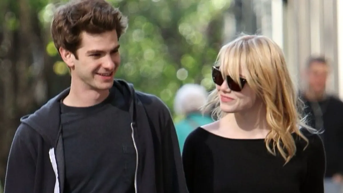 Momen Emma Stone dan Andrew Garfield saat masih Pacaran
Source : gloslip