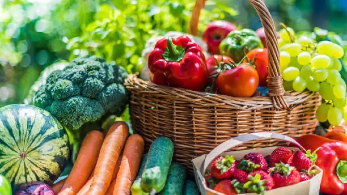 Buah dan Sayuran 
Source : iStock by Getty Images