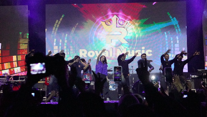 Happy Asmara bersama Royal Music