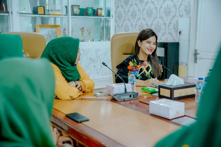Kahiyang Ayu (Instagram ayangkahiyang)
