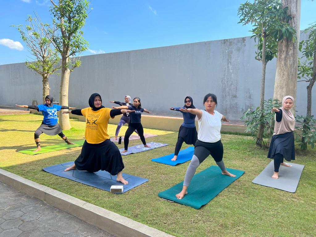 Senam Yoga (Foto : Dok Radar Jember)
