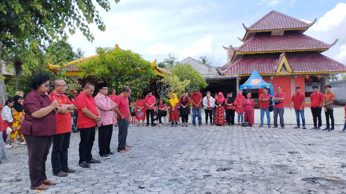 Warga Jember rayakan tahun baru Imlek dengan doa lintas agama untuk pemilu damai (Foto : Radar Jember)