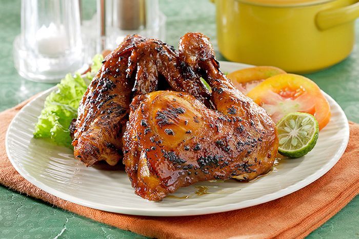 Ayam bakar (Foto : Pinterest)