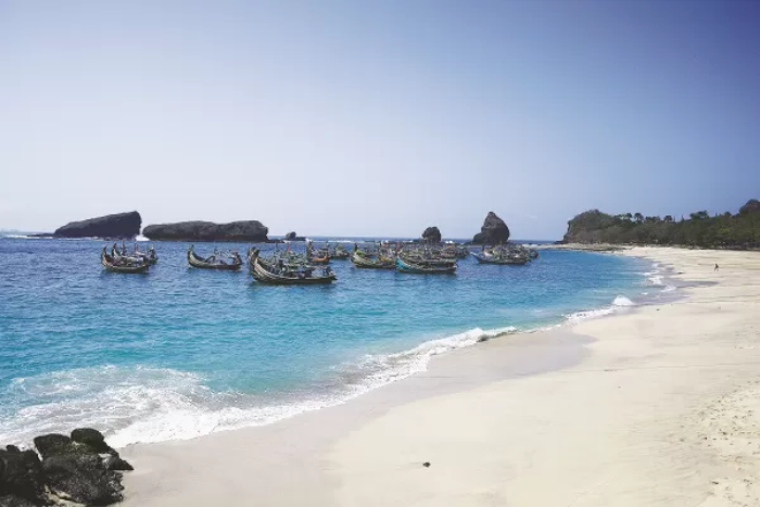 Wisata Pantai Tanjung Papuma (Foto : Radar Jember)