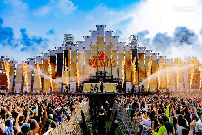 (Instagram : waterbomb_festival)