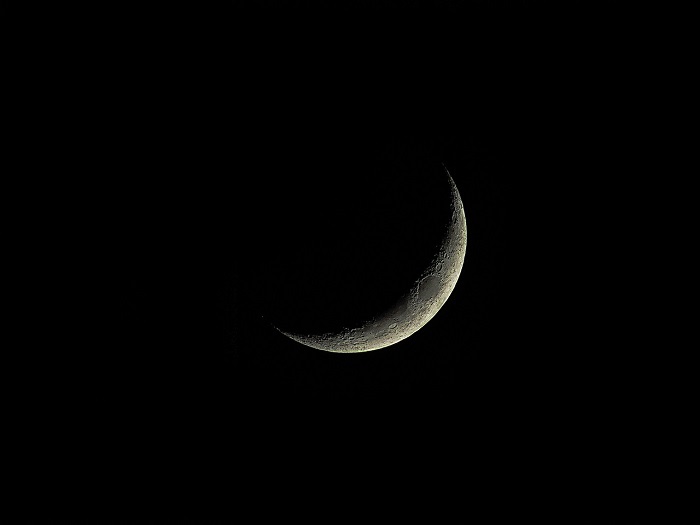 Bulan Sabit sebagai tanda dimulainya awal bulan qomariyah
