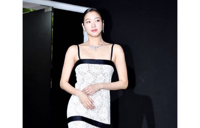 Kim Go Eun (Instagram : ggonekim)