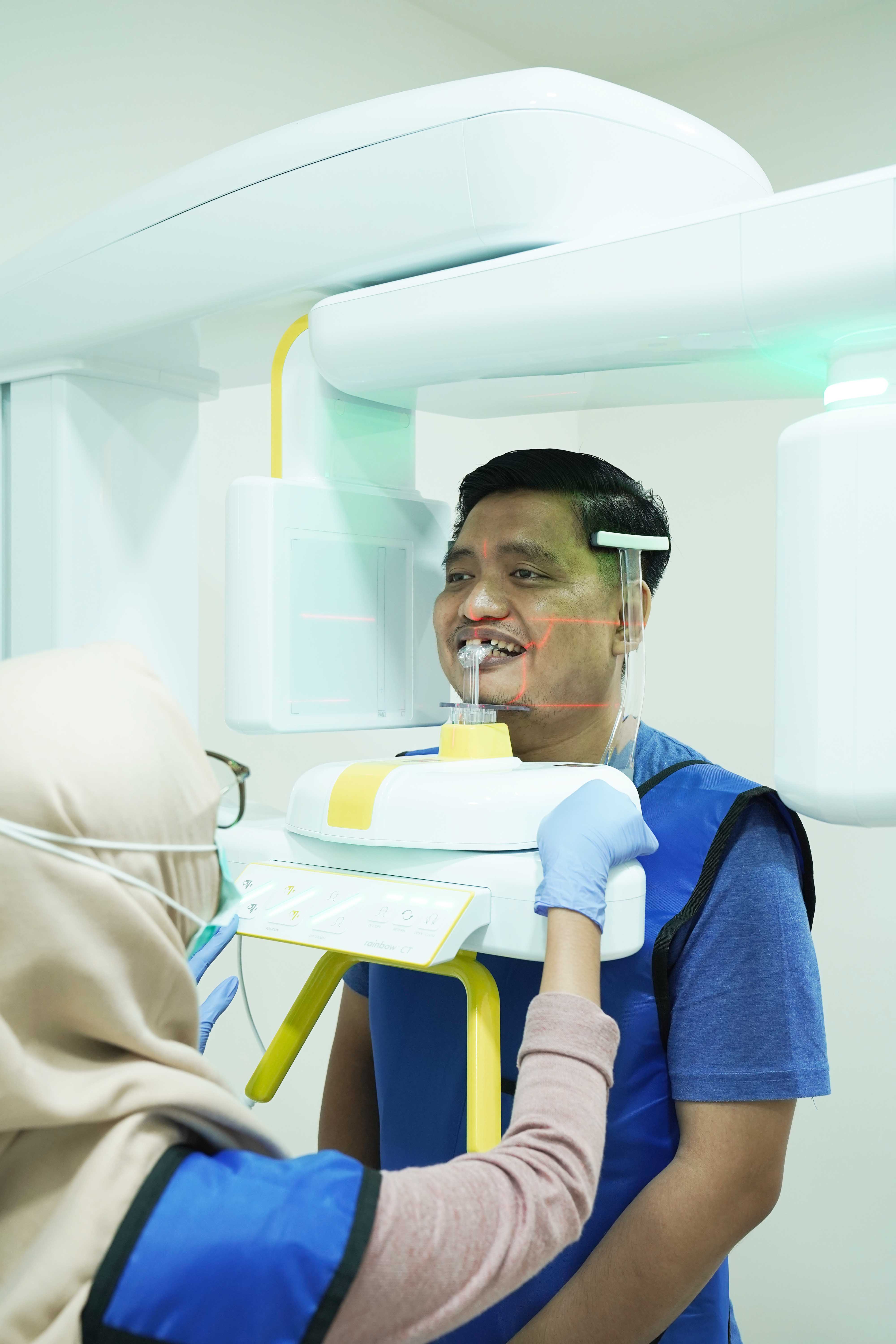 Pemeriksaan gigi lewat X-Ray