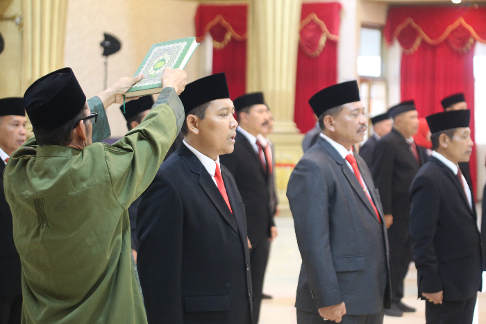 PELANTIKAN: Sejumlah pejabat eselon 3 dan 4 dilantik untuk menempati posisi strategis, Desember 2023. AZZQAL AZQIYA&rsquo;/RADAR JEMBER