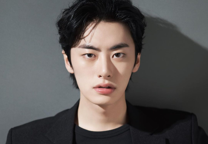 Lee  Won Jung  (Instagram : jung_or_)