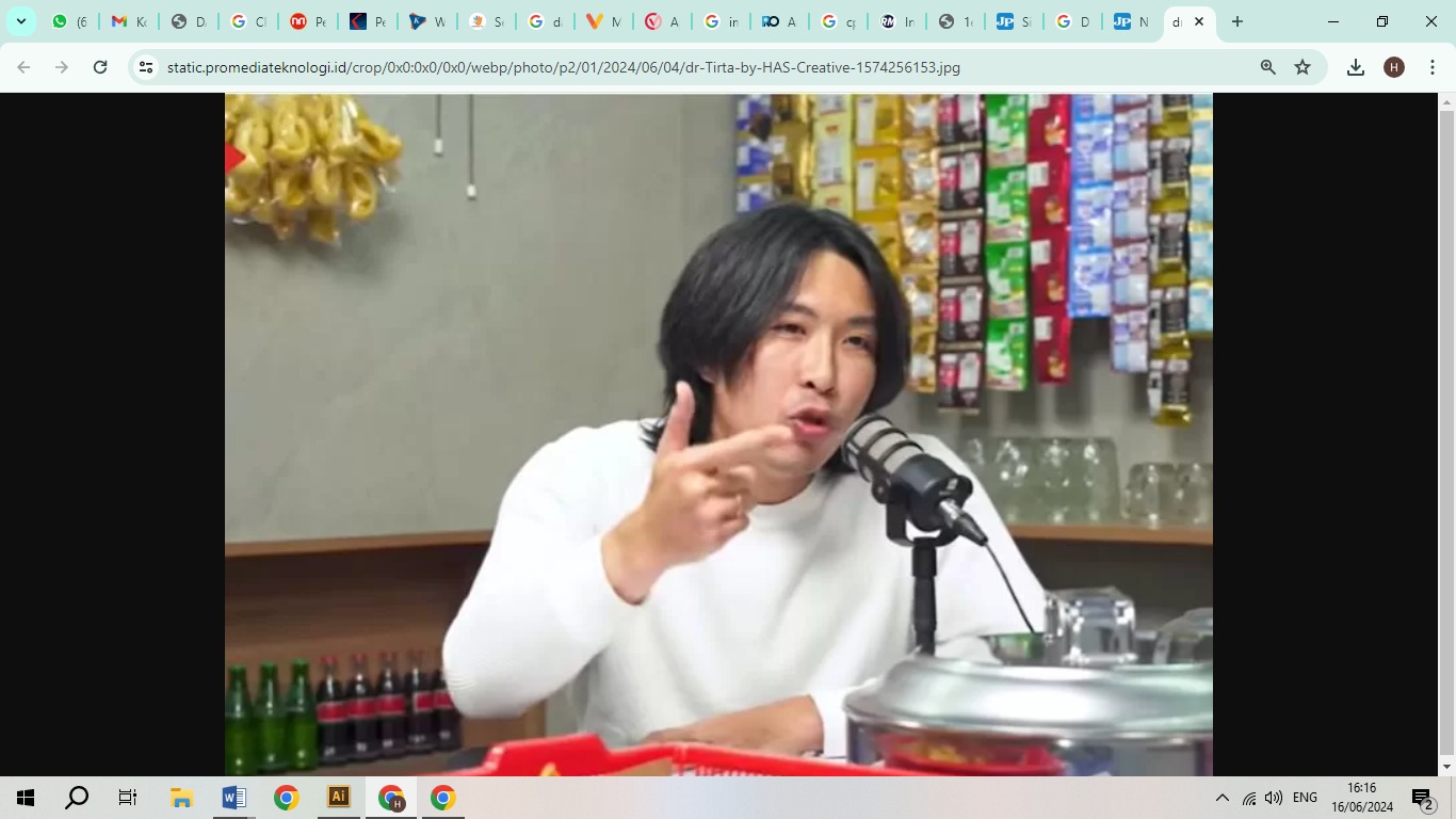 Dokter Tirta saat menjelaskan daging kambing di Podcast PWK