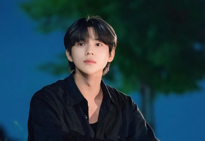 Moon Sang Min  (Instagram _sangmxn_)