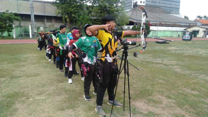 PRESTASI: Ahmad Riza Musthafa Kamal saat melakukan latihan di Pemusatan Pelatihan Surabaya, untuk mengikuti Kejurnas 2024 Batam. Dia berhasil mengantongi medali perunggu. PERPANI JEMBER