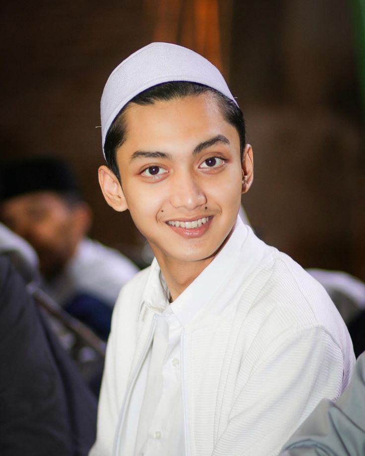 Gus Azmi (foto: Pinterest)