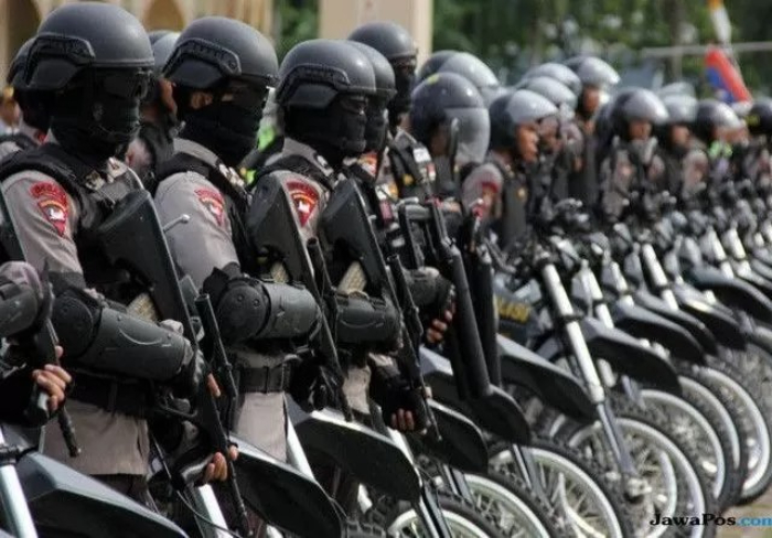Ribuan personel polisi disiagakan untuk demo kawal putusan MK (Jawa Pos)