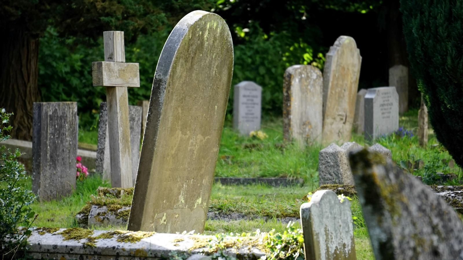 Mitos tentang kuburan. Foto: Mike Bird/Pexels.com