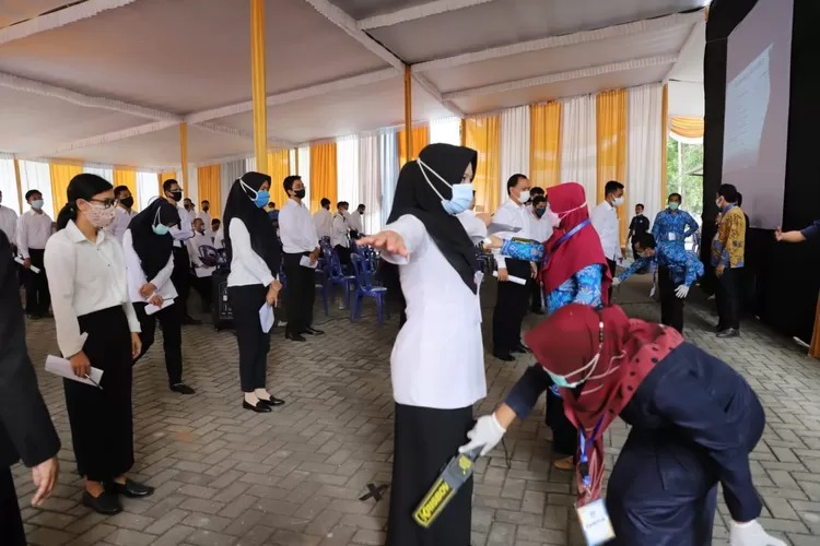 Suasana pemeriksaan sebelum ujian SKD dimulai (aspirasiku.id)