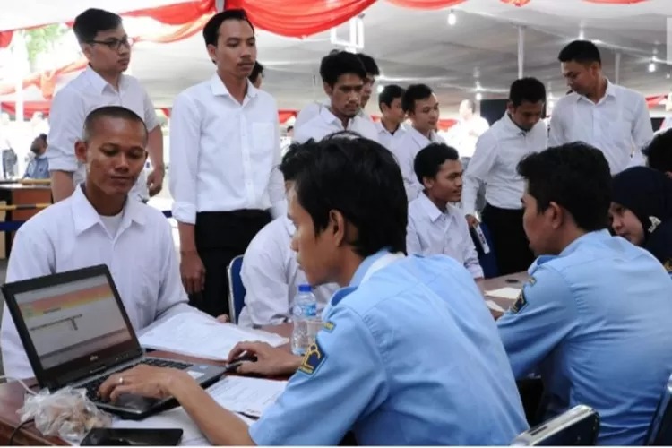 Suasana pemeriksaan berkas (unews.id)