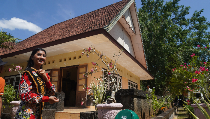 IKONIK: Rumah Belgia nampak kokoh berdiri di Desa Harjomulyo Kecamatan Silo. Keasliannya masih terjaga meski sudah berusia 114 tahun. (YULIO F A/RADAR JEMBER)