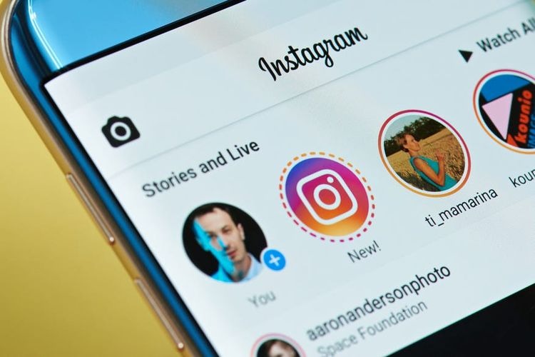 Ilustrasi Instagram Stories (Businessinsider.com)