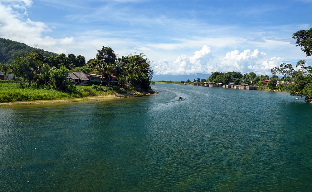 Pesona Danau Tektonik Poso (pariwisataindonesia.id)