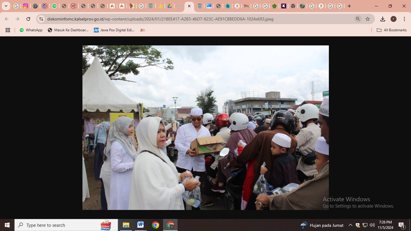 Dispar Kalsel membagikan makanan pada Haul Guru Sekumpul pada 2024 lalu