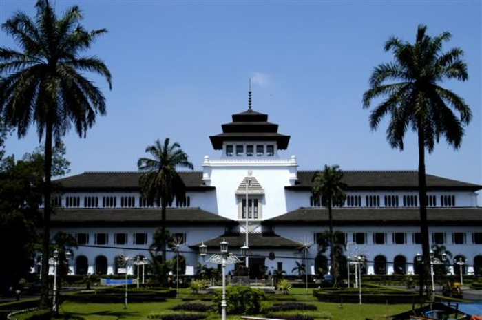 Gedung Sate Bandung (Pinterest)