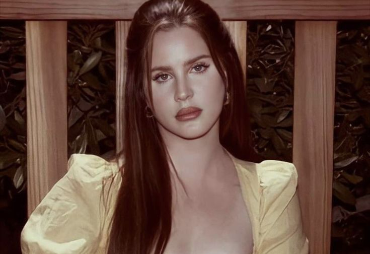 Lana Del Rey (Pinterest)