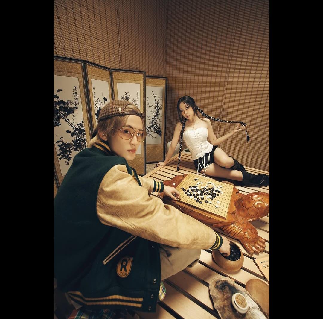 Mark NCT feat. Lee Youngji (Instagram @smtown)