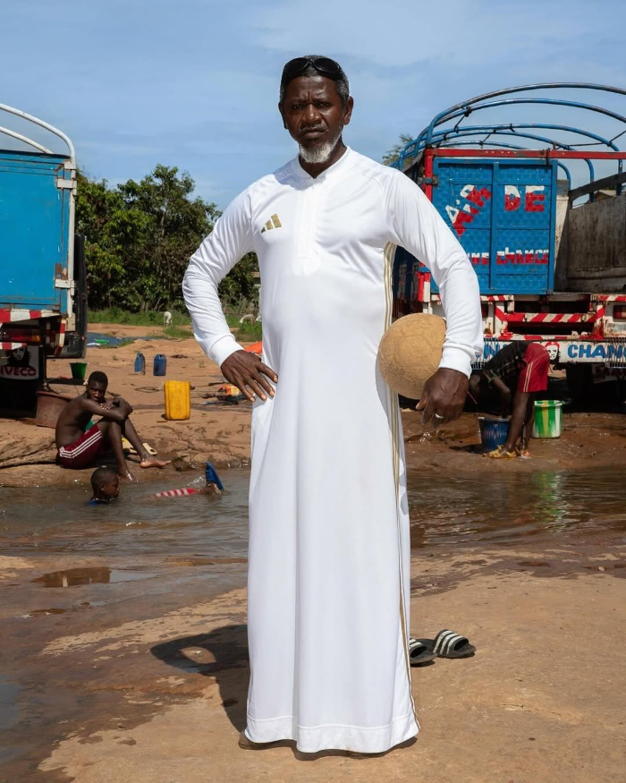 Gamis Sporty kolaborasi Adidas dengan desainer Perancis Emile Samory (Instagram)