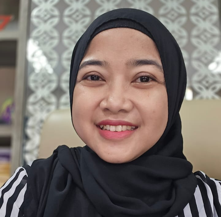 Dr FARIDA WAHYU NINGTYIAS Dekan FKM Unej