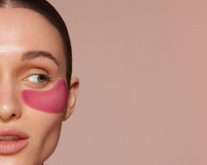 Potret Wanita Memakai Eye Mask @Pinterest by CarmenLaura