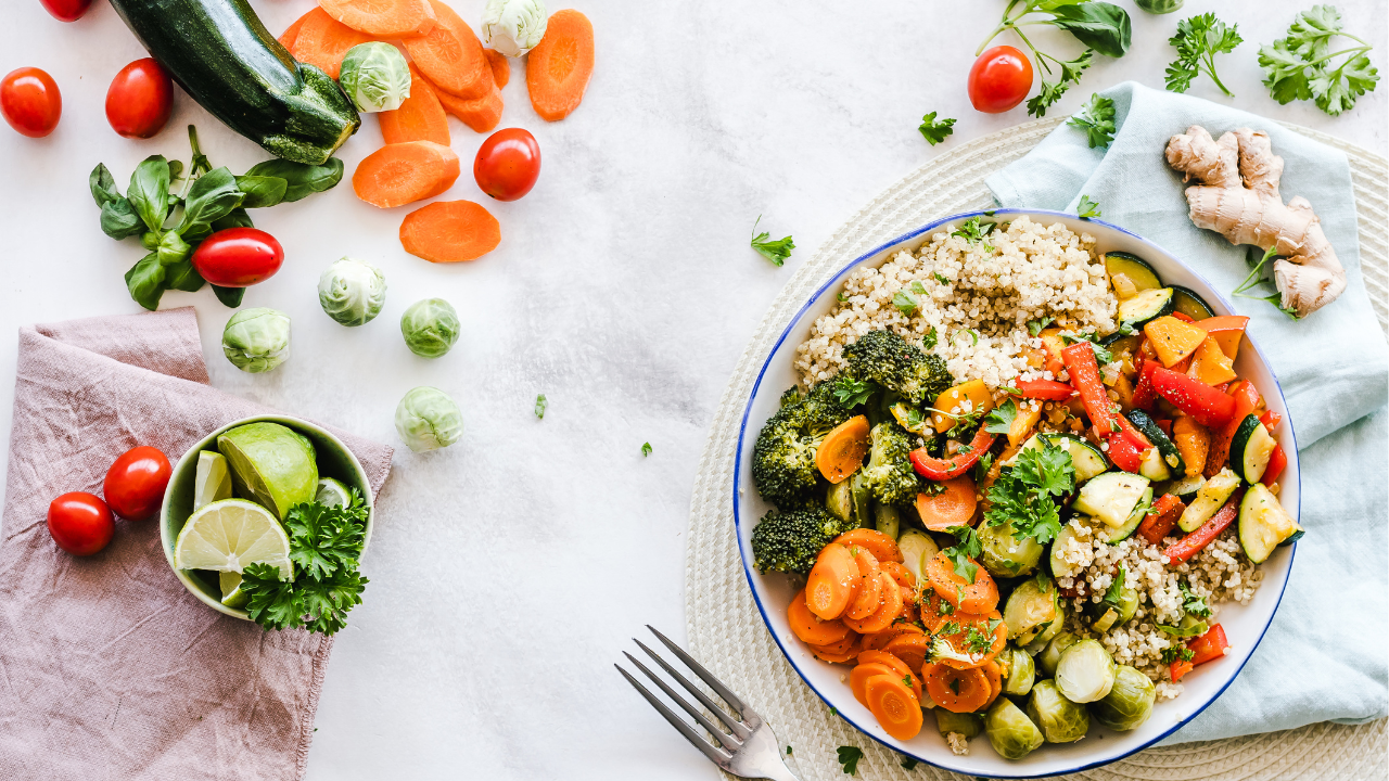 Healthy Food (Canva)