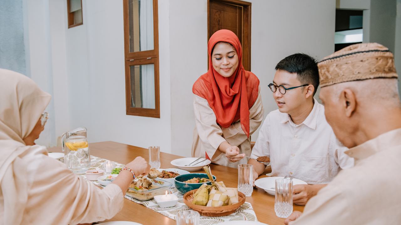 Tradisi Lebaran (Canva)