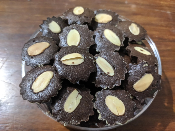 Kue Kering Brownies Kacang Mete  (MG25 Ahmad Umar Muhajir Al Jufri)