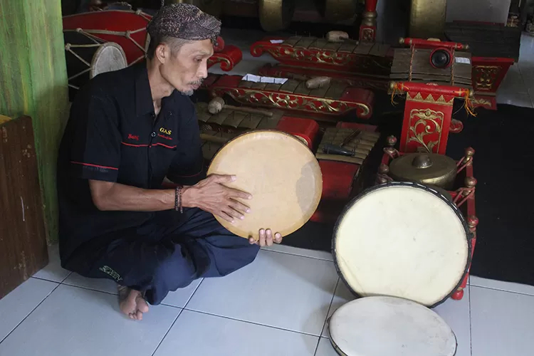 Kentrung merupakan kesenian khas Bondowoso yang masih dimainkan hingga saat ini. (Radar Jember)
