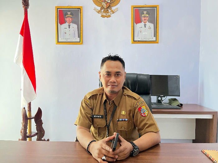 Deni Hidayatullah, Plt Camat Ambulu (Rifki Bagus/ Radar Jember)